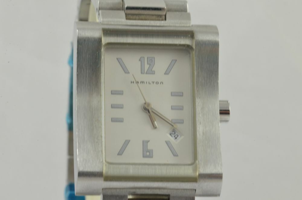 7330047